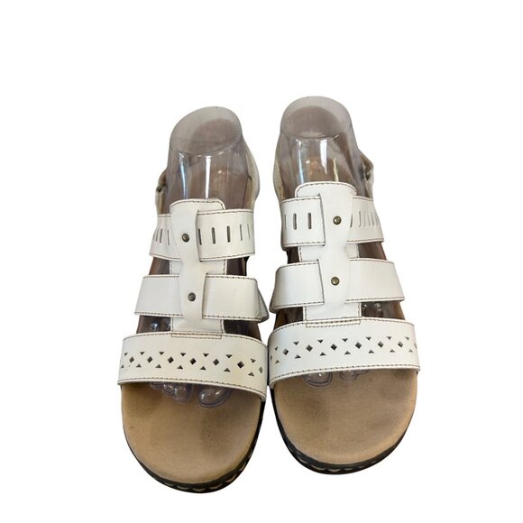 Clarks Size 10  Strappy Stylist Summer Comfy Casual Chic Slip On Sandals White - Picture 5 of 13